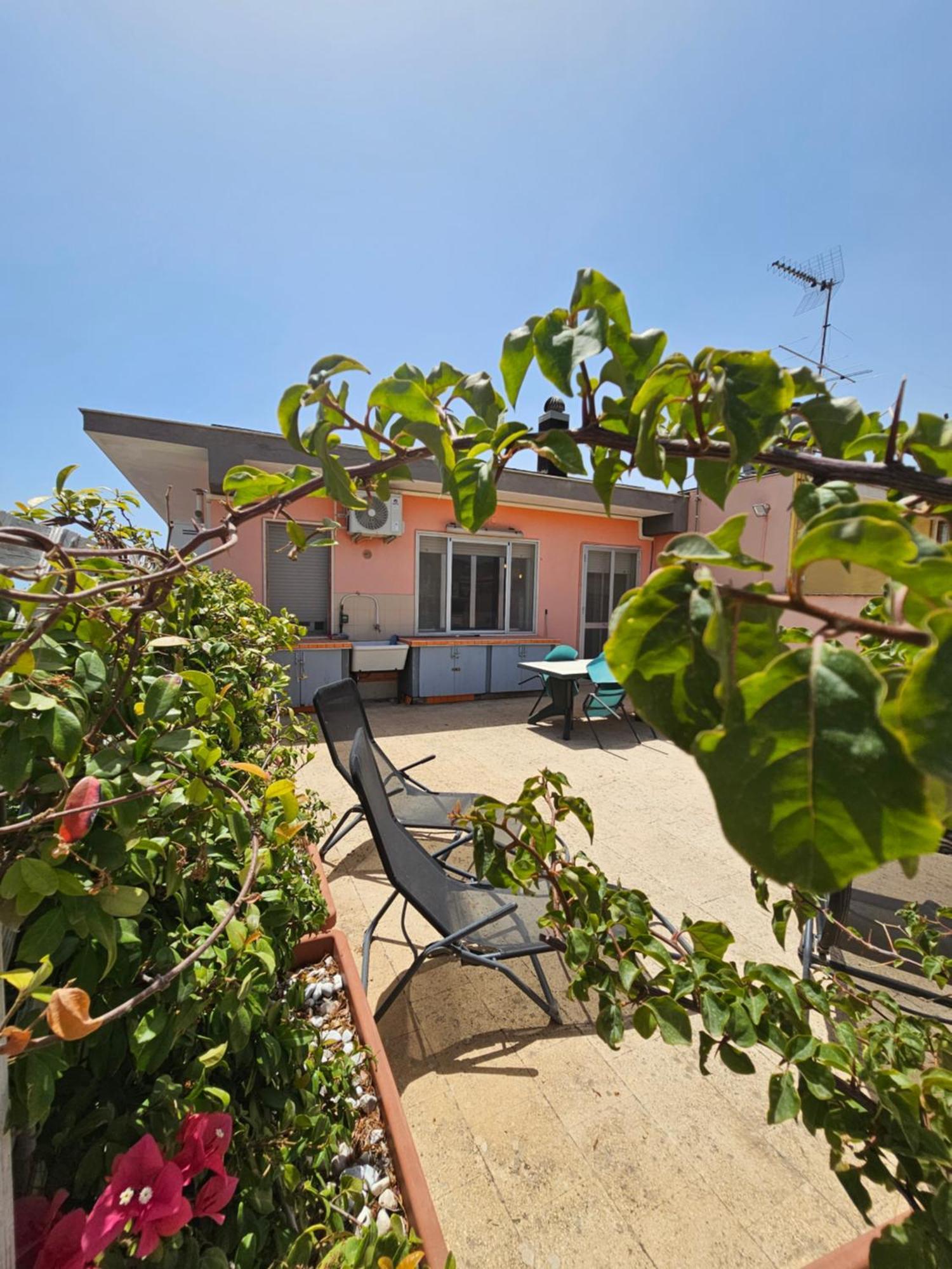 Stella-Guesthouse Solarino Esterno foto